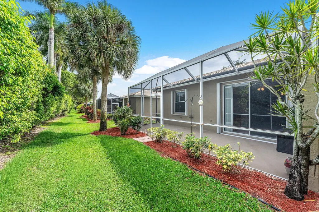 10760 Royal Caribbean Circle Boynton Beach FL 33437