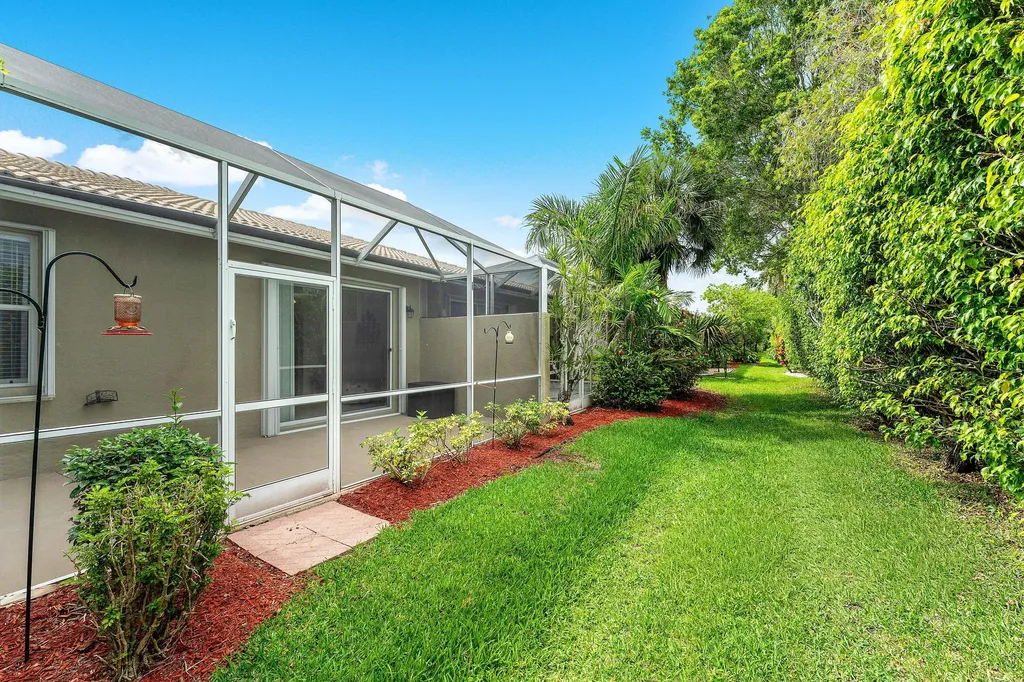 10760 Royal Caribbean Circle Boynton Beach FL 33437