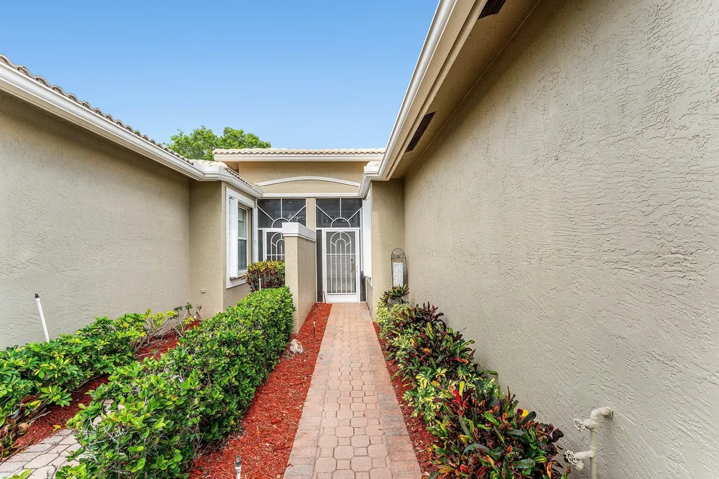 10760 Royal Caribbean Circle Boynton Beach FL 33437