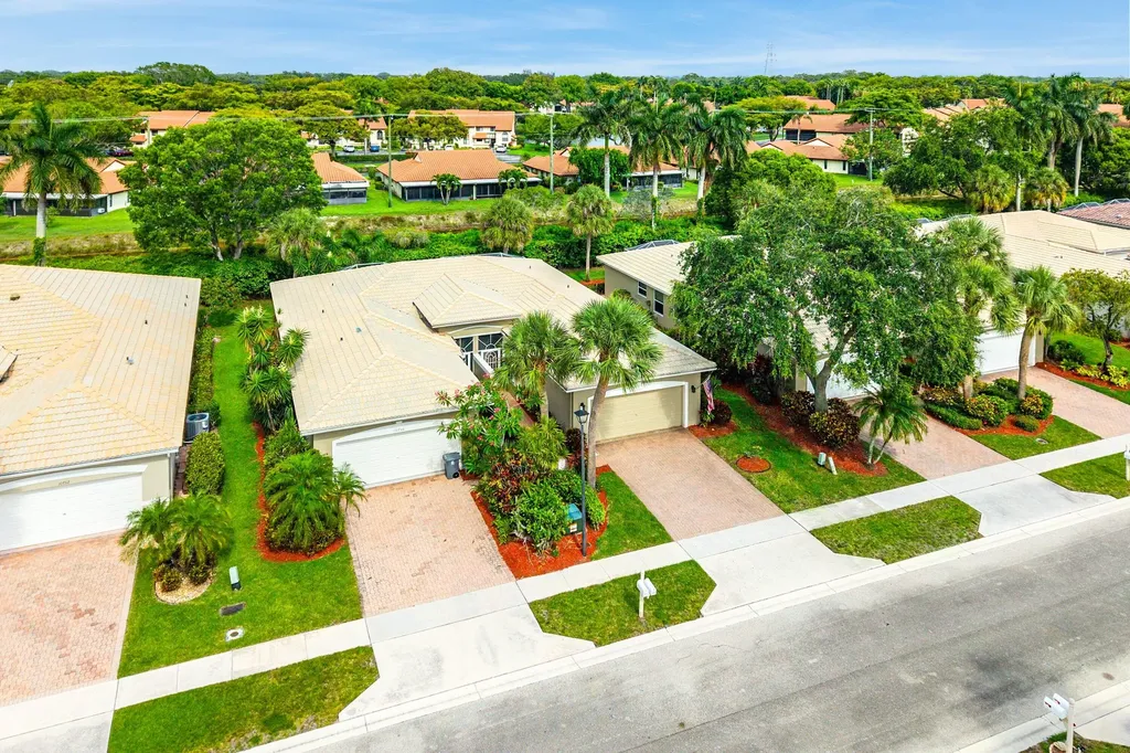 10760 Royal Caribbean Circle Boynton Beach FL 33437