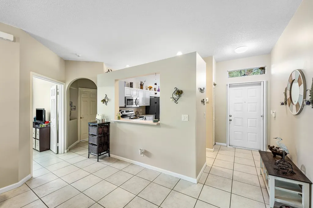 10760 Royal Caribbean Circle Boynton Beach FL 33437