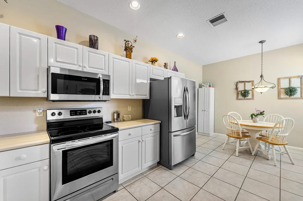 10760 Royal Caribbean Circle Boynton Beach FL 33437
