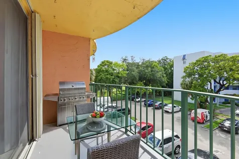 9360 Fontainebleau Boulevard Miami FL 33172