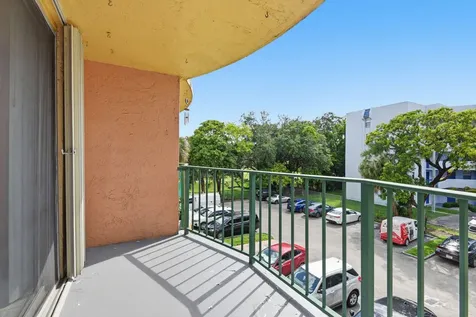9360 Fontainebleau Boulevard Miami FL 33172