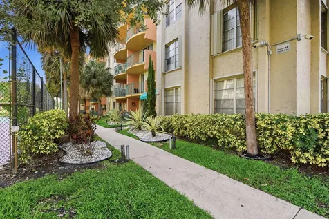 9360 Fontainebleau Boulevard Miami FL 33172