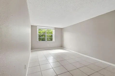 9360 Fontainebleau Boulevard Miami FL 33172
