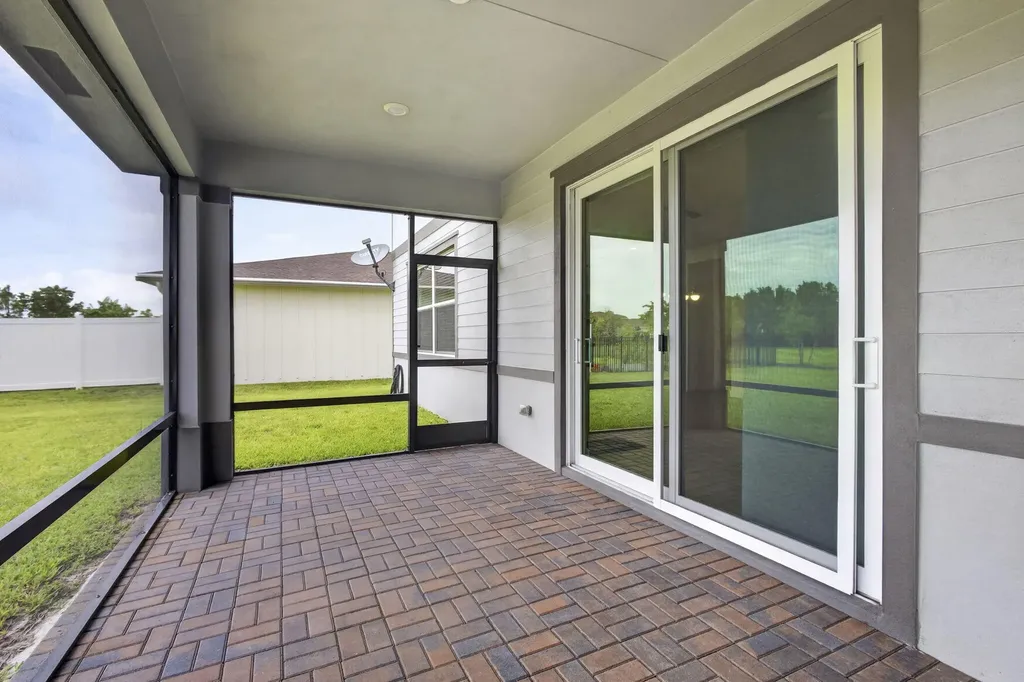 1319 Arrowhead Point Road Loxahatchee FL 33470