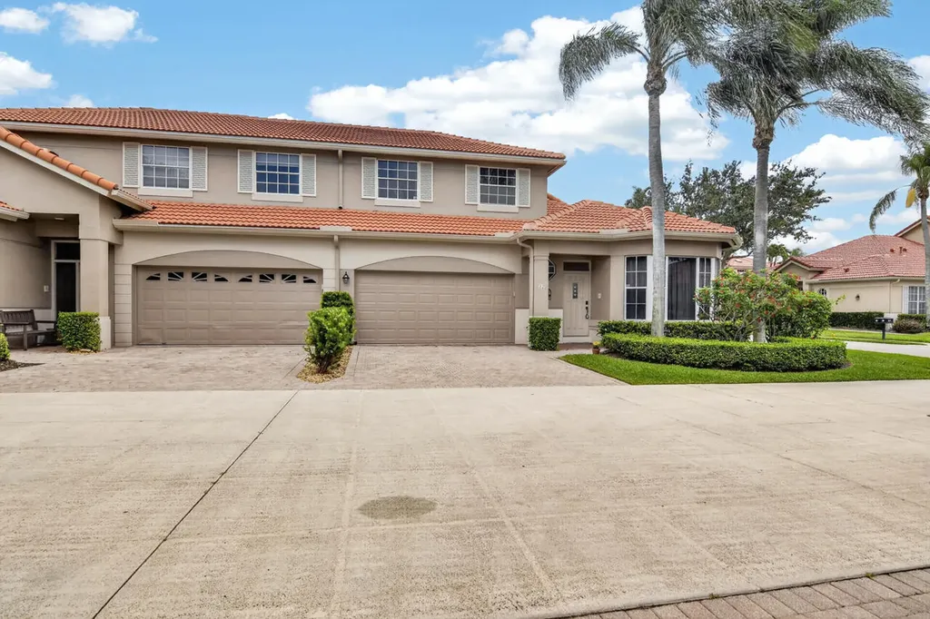 32 Monterey Pointe Drive Palm Beach Gardens FL 33418