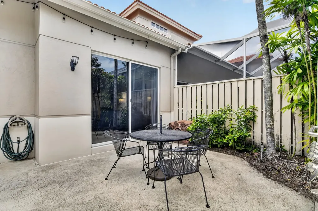 32 Monterey Pointe Drive Palm Beach Gardens FL 33418