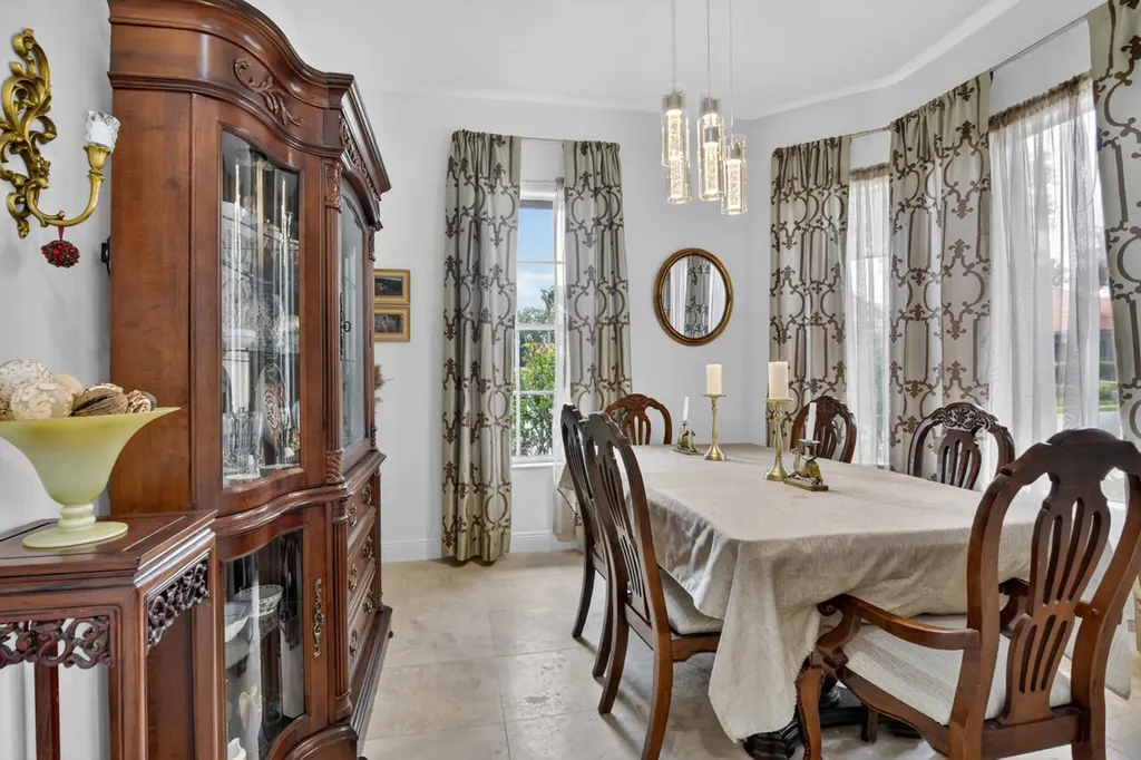 32 Monterey Pointe Drive Palm Beach Gardens FL 33418