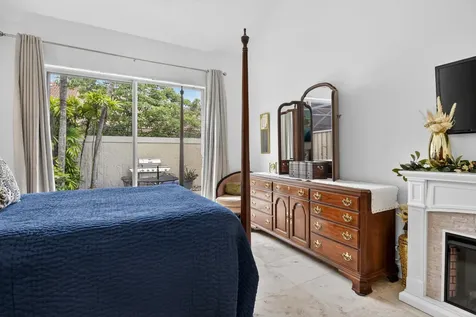 32 Monterey Pointe Drive Palm Beach Gardens FL 33418