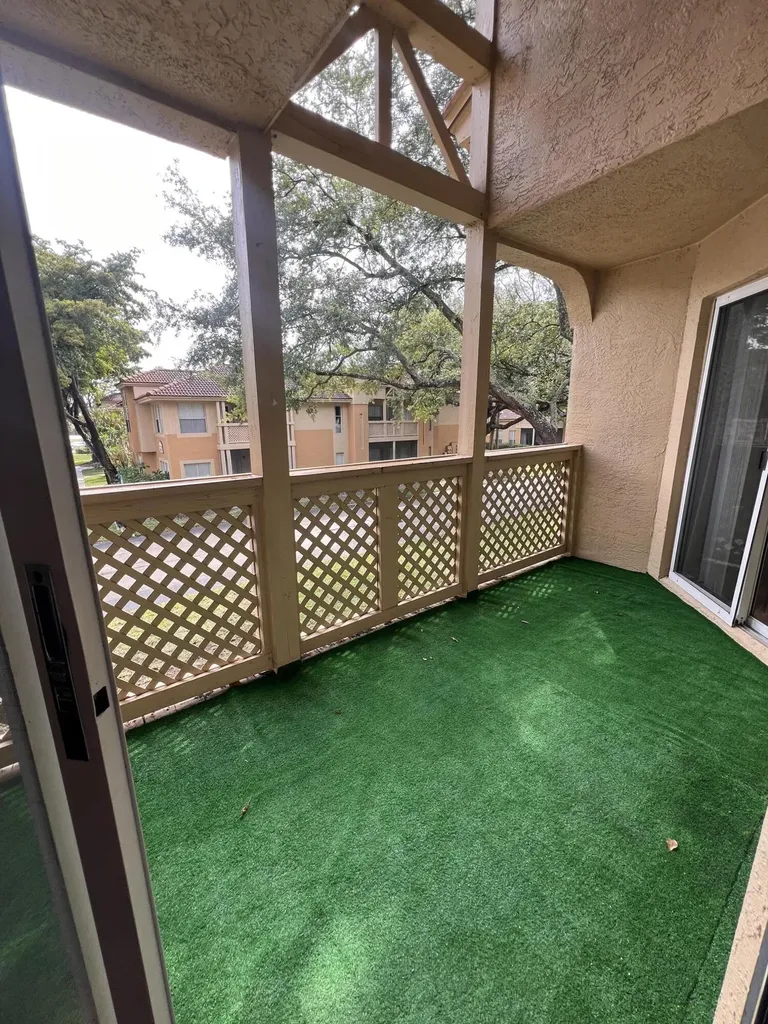 4879 Via Palm Lakes West Palm Beach FL 33417