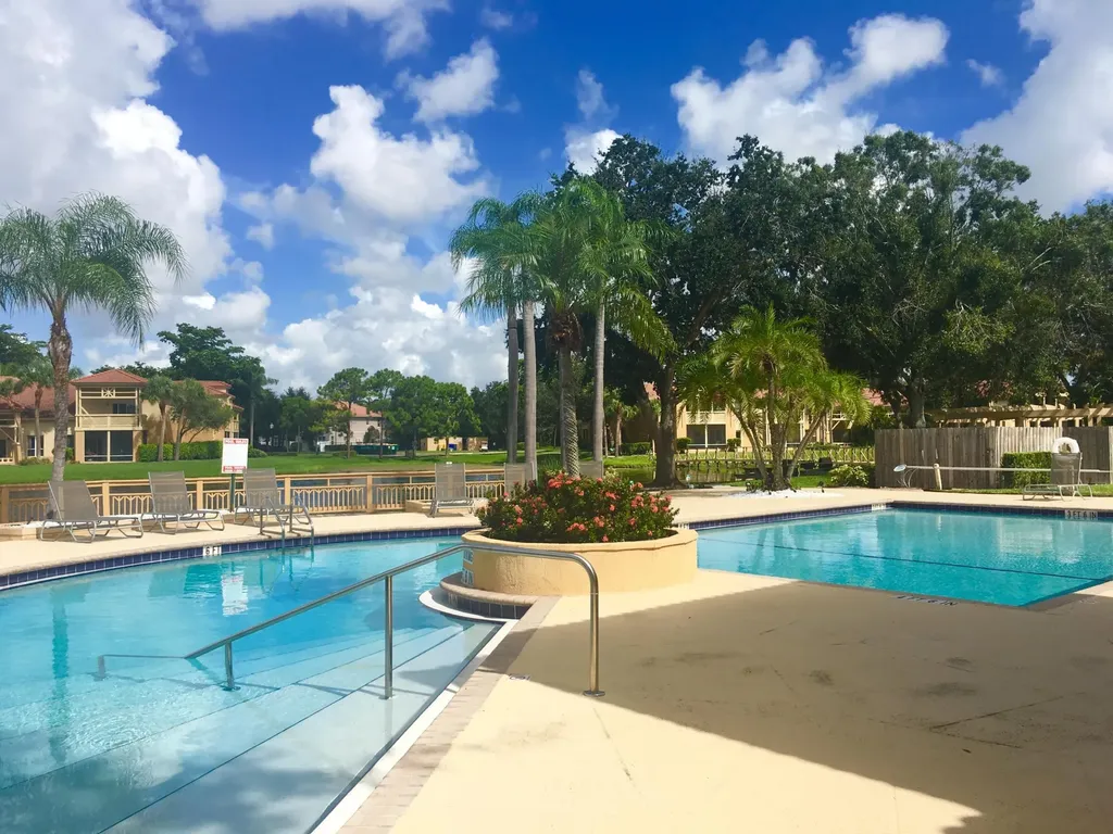 4879 Via Palm Lakes West Palm Beach FL 33417