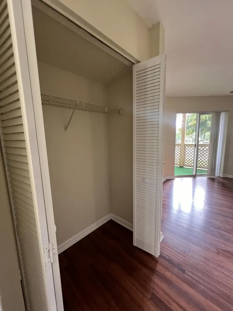 4879 Via Palm Lakes West Palm Beach FL 33417