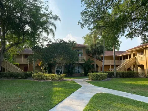4879 Via Palm Lakes West Palm Beach FL 33417