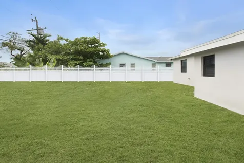 814 NE 8th Street Hallandale Beach FL 33009