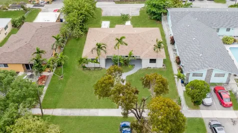814 NE 8th Street Hallandale Beach FL 33009