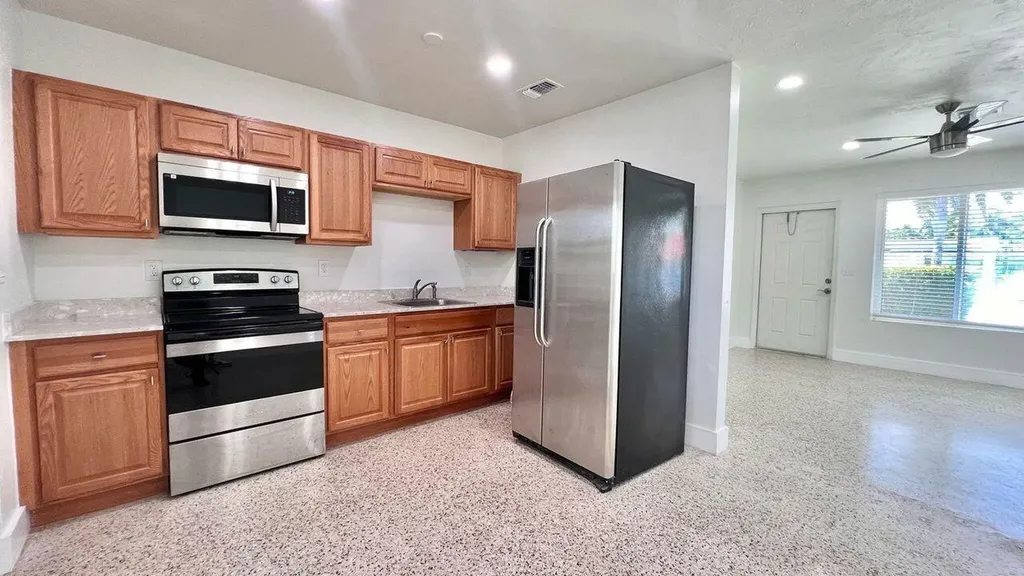 124 Abaco Drive Palm Springs FL 33461