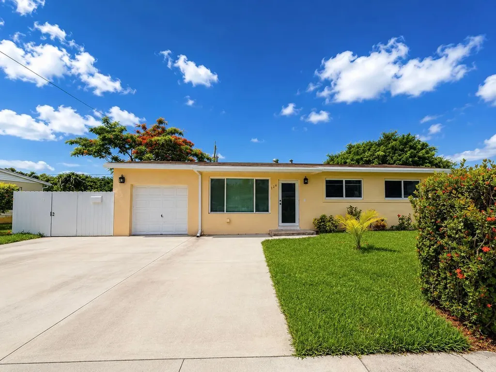 124 Abaco Drive Palm Springs FL 33461