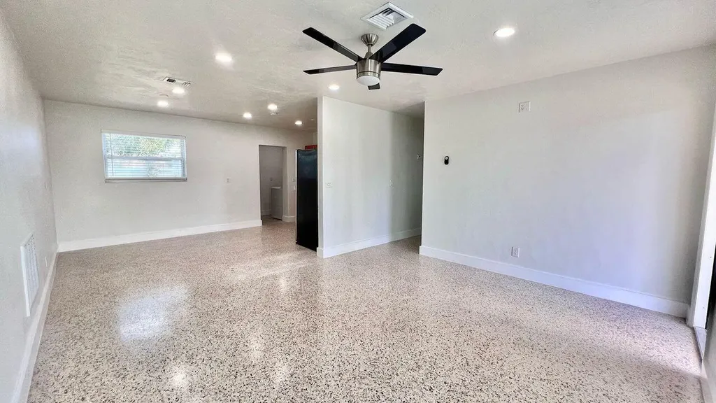 124 Abaco Drive Palm Springs FL 33461