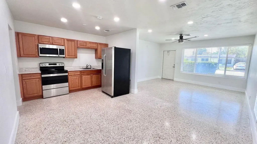 124 Abaco Drive Palm Springs FL 33461