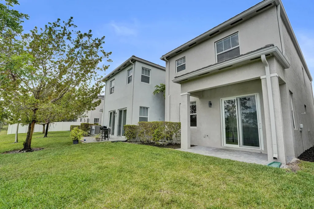 4926 NW 48th Terrace Tamarac FL 33319