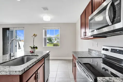 4926 NW 48th Terrace Tamarac FL 33319