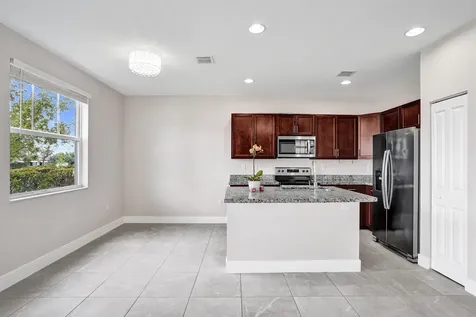4926 NW 48th Terrace Tamarac FL 33319