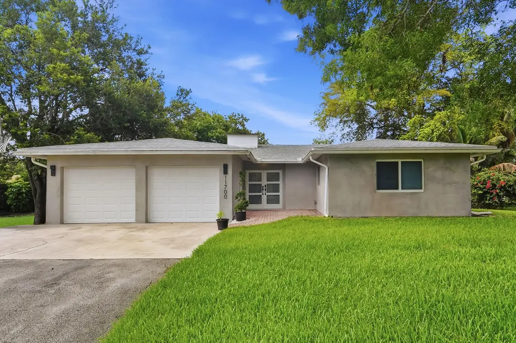 11700 NW 27th Street Plantation FL 33323