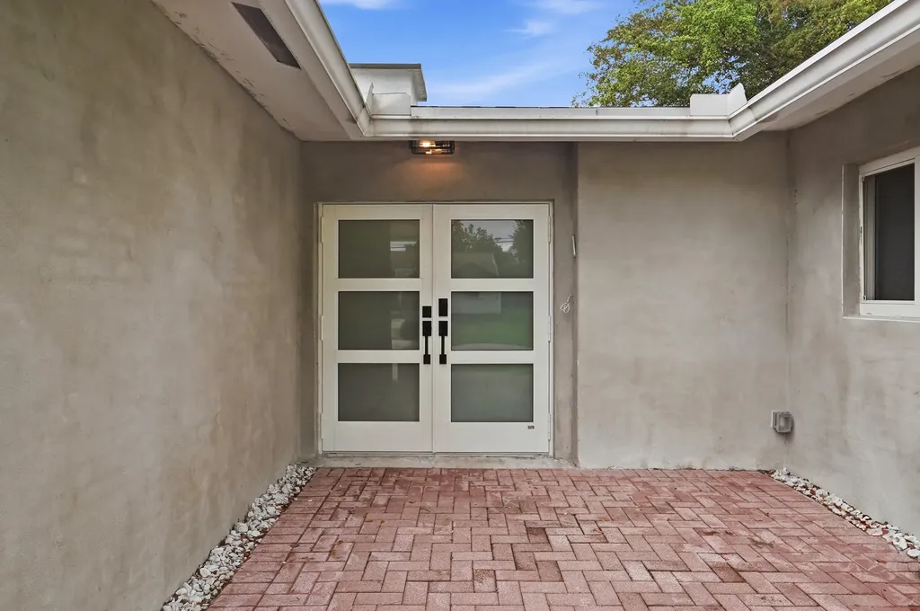 11700 NW 27th Street Plantation FL 33323