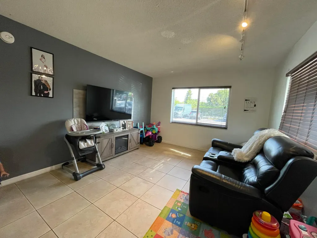 3300 NE 10th Terrace Pompano Beach FL 33064