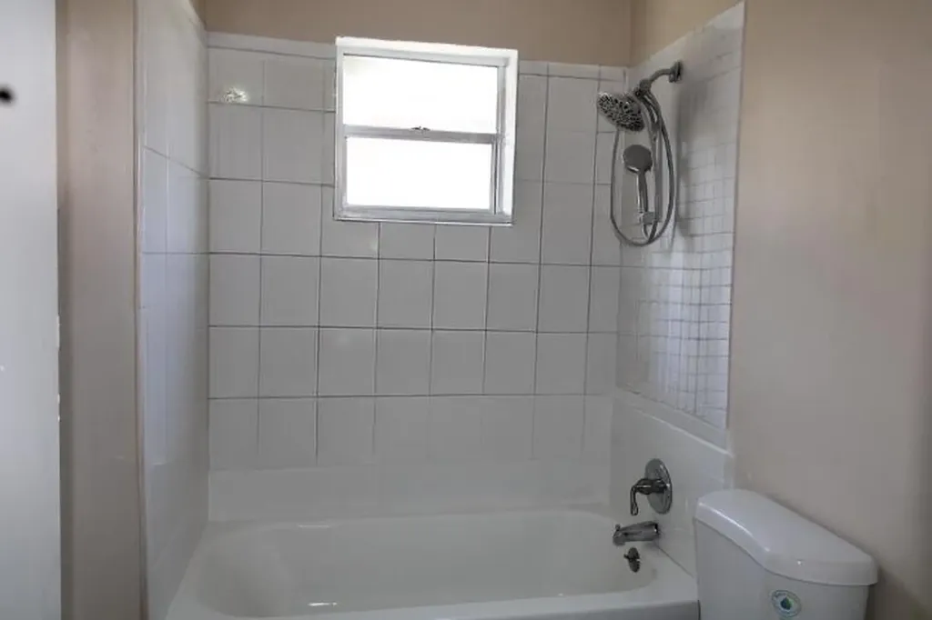 1417 W 32nd Street Riviera Beach FL 33404