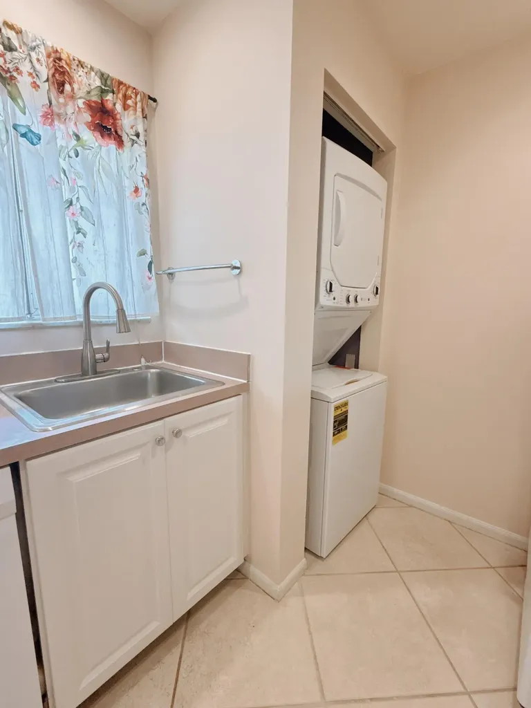 872 SW 9th Street Circle Boca Raton FL 33486