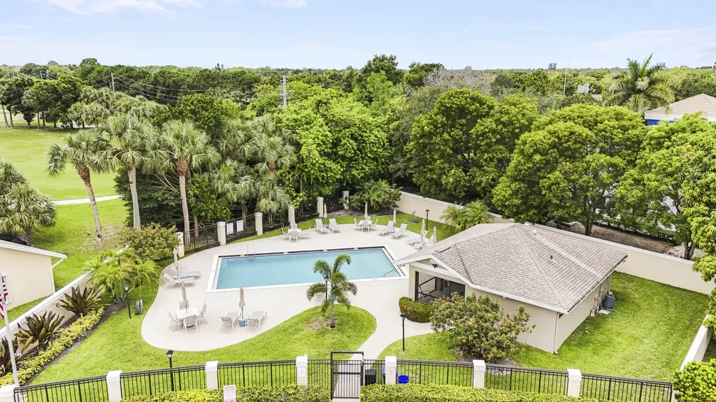 234 Moccasin Trail W Jupiter FL 33458