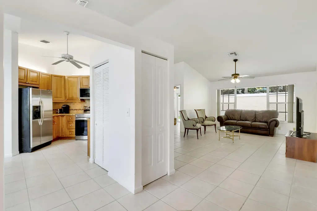 234 Moccasin Trail W Jupiter FL 33458