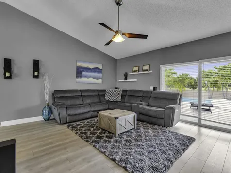 6440 Olde Moat Way Davie FL 33331
