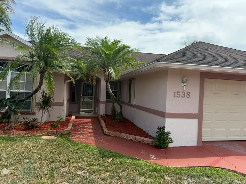 1538 SW Neptune Avenue Port St Lucie FL 34953