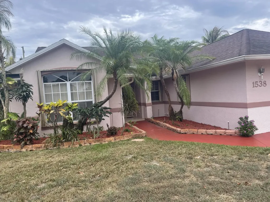 1538 SW Neptune Avenue Port St Lucie FL 34953