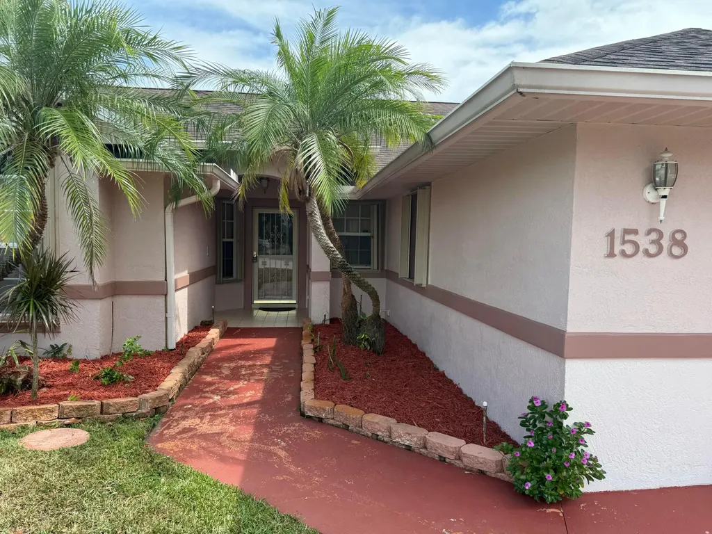 1538 SW Neptune Avenue Port St Lucie FL 34953