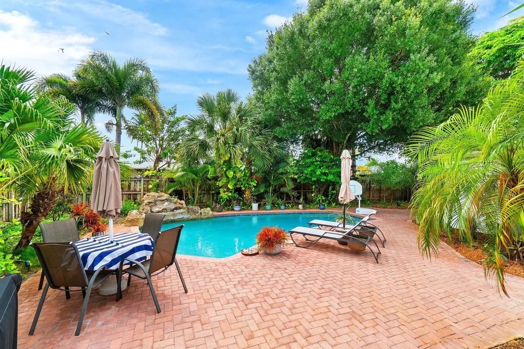 17734 Pine Needle Terrace Boca Raton FL 33487