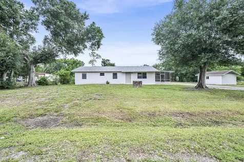 833 NW 34th Street Okeechobee FL 34972