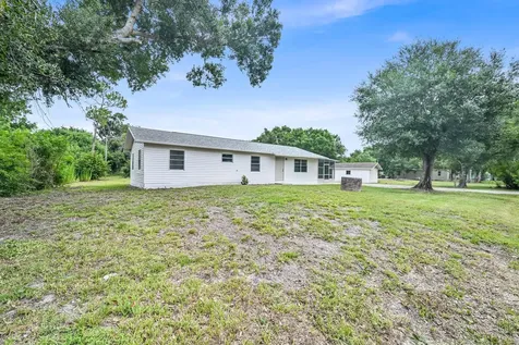 833 NW 34th Street Okeechobee FL 34972