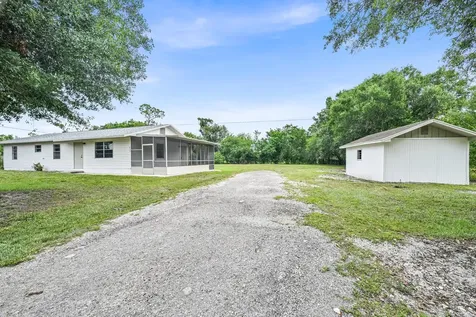 833 NW 34th Street Okeechobee FL 34972
