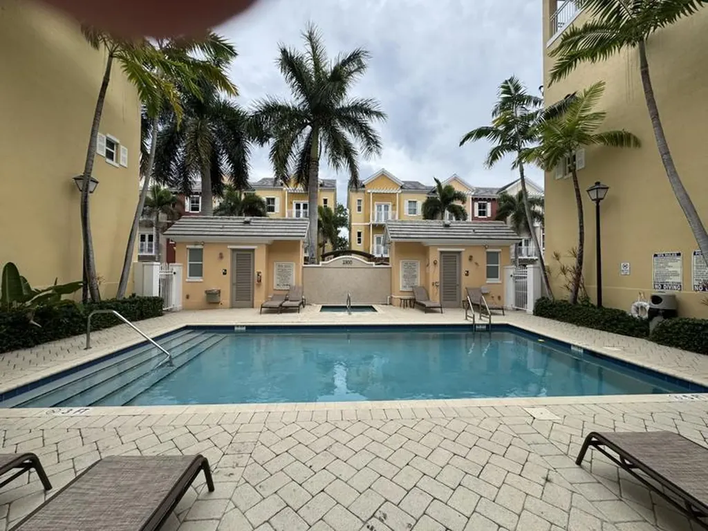2351 Vintage Drive Lighthouse Point FL 33064