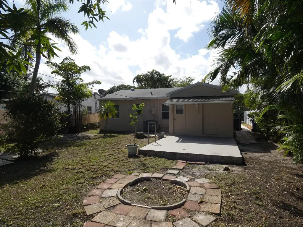 1528 NW 1st Avenue Fort Lauderdale FL 33311