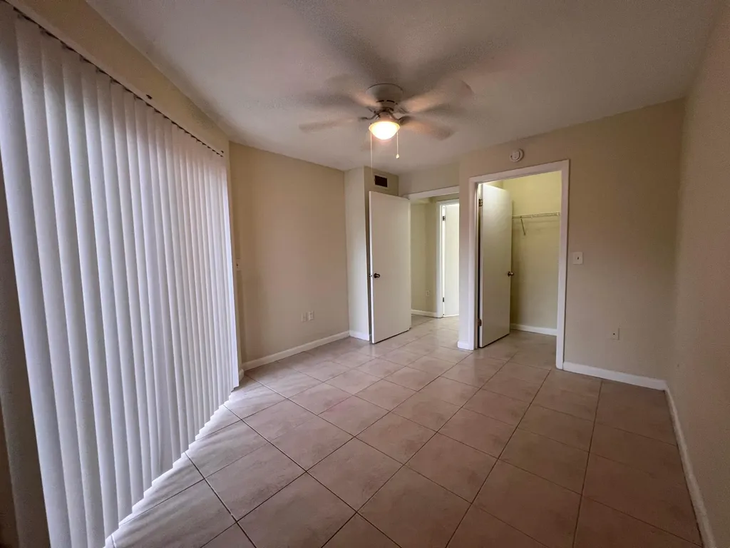 4847 Via Palm Lakes West Palm Beach FL 33417