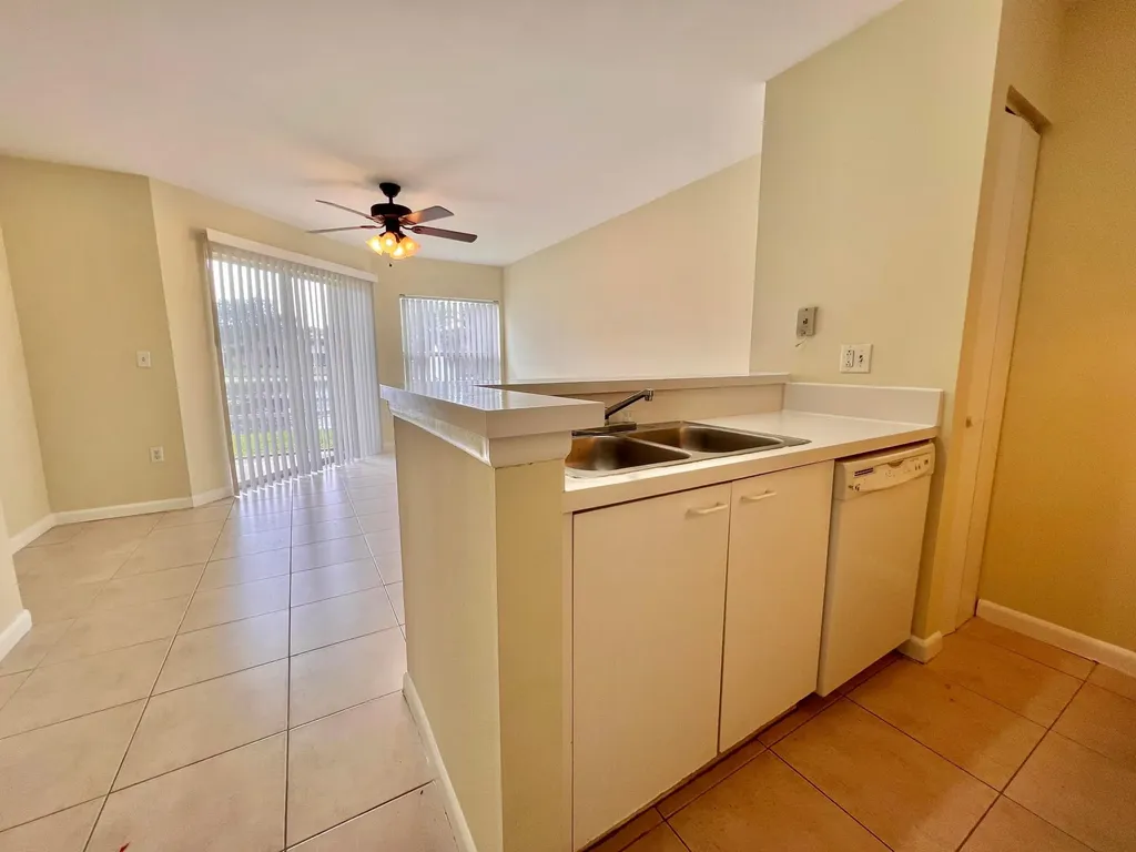 4847 Via Palm Lakes West Palm Beach FL 33417