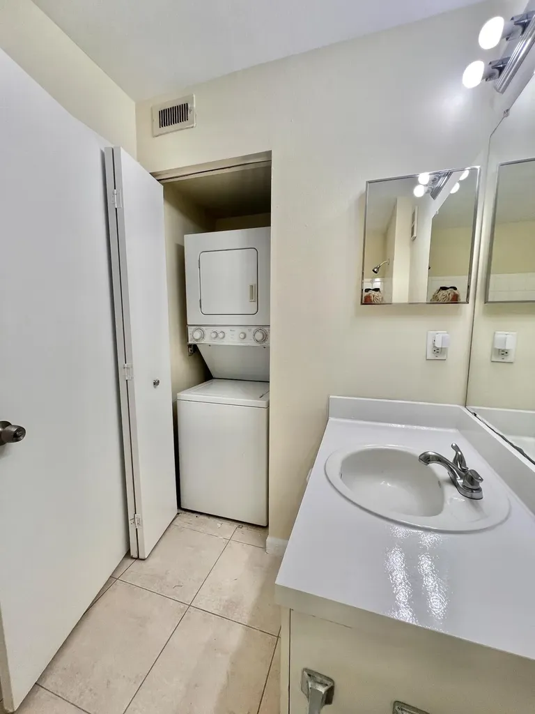 4847 Via Palm Lakes West Palm Beach FL 33417