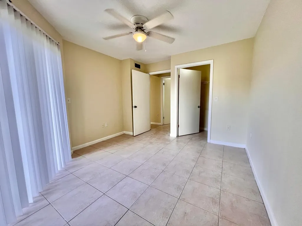 4847 Via Palm Lakes West Palm Beach FL 33417