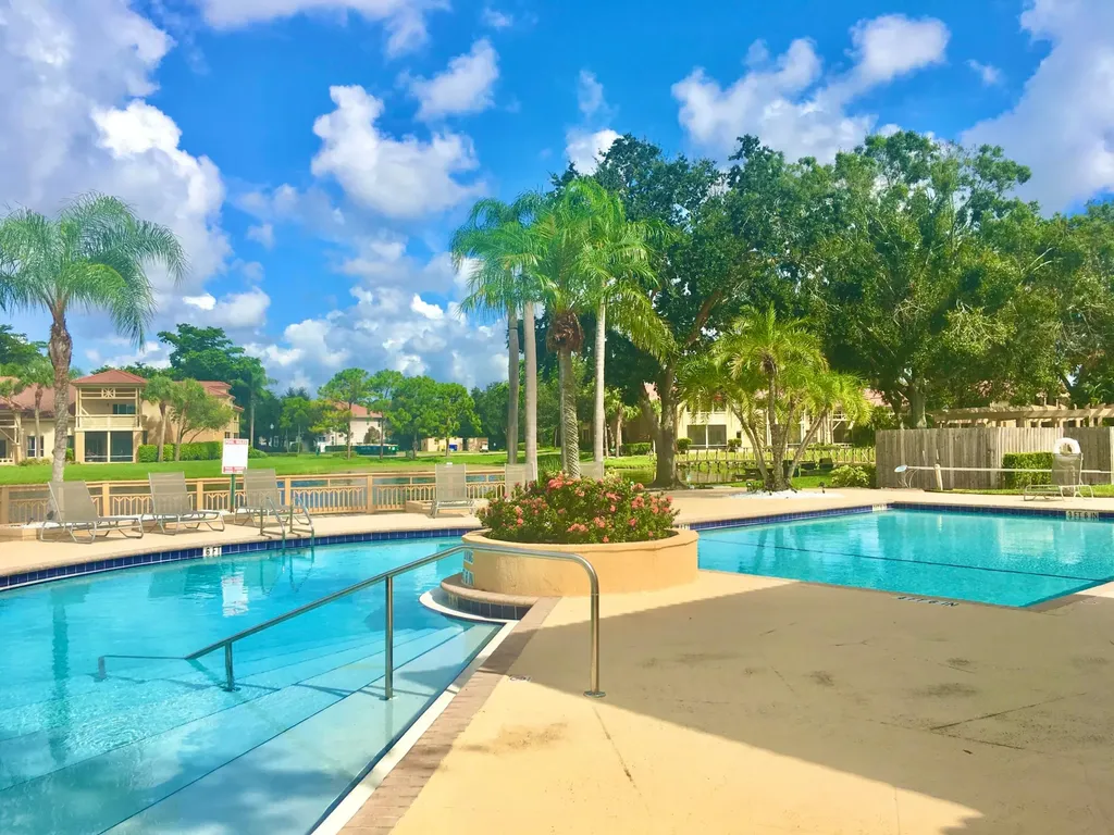 4847 Via Palm Lakes West Palm Beach FL 33417